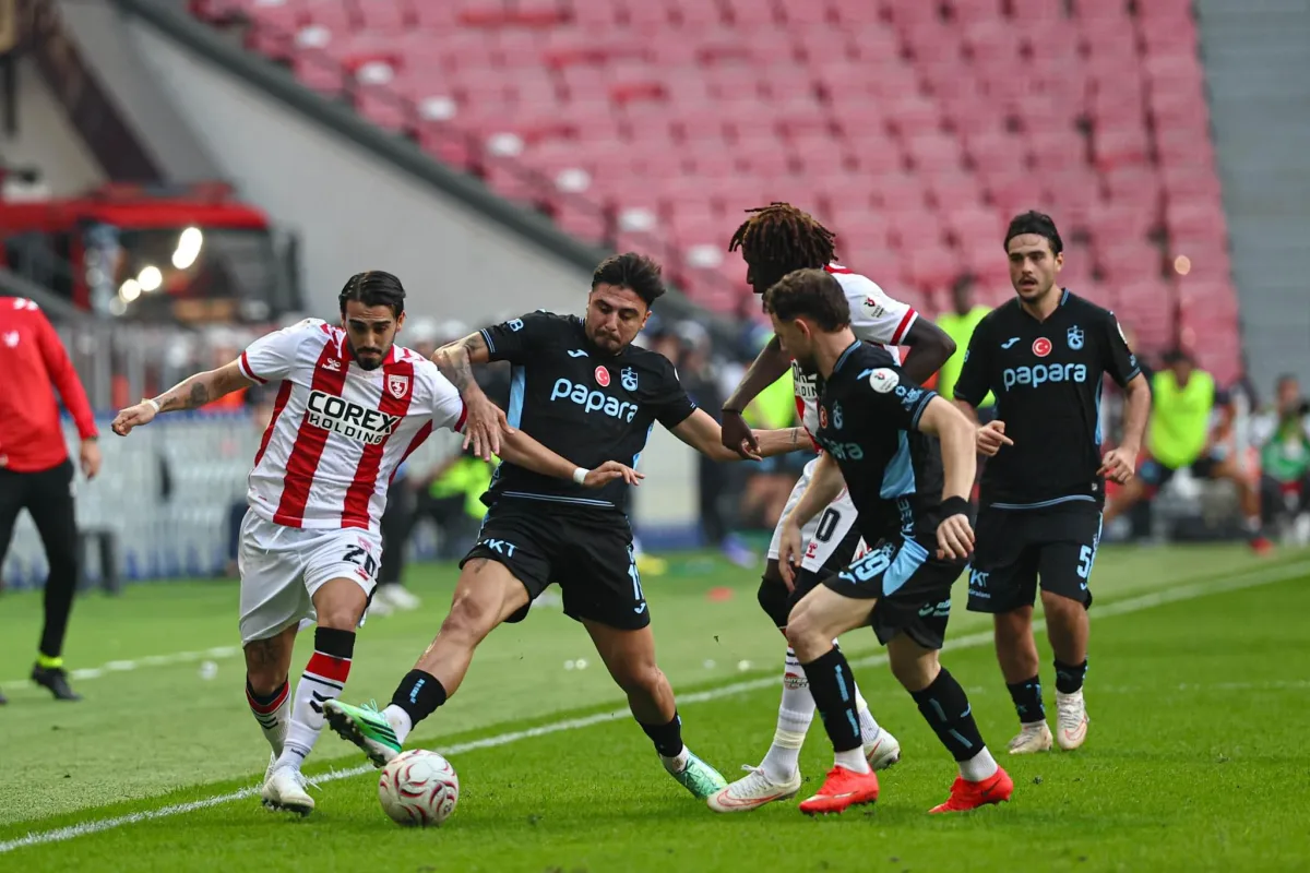 Samsunspor’a direkler de engel oldu! Trabzonspor deplasmanda 3 puanı aldı